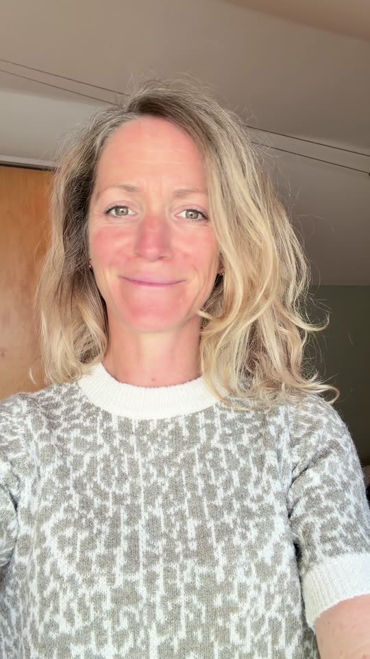 Laure Hambenne, souriante, face caméra